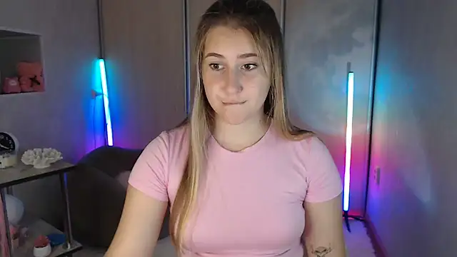 Milka_kamila live XXX chat