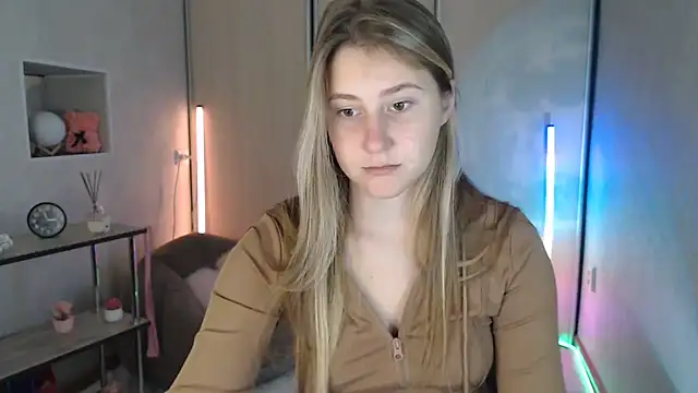Milka_kamila élő XXX-chatje