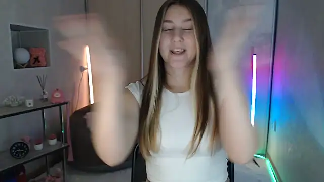 Milka_kamila live XXX chat