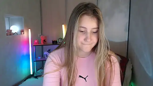 Milka_kamila webcam show