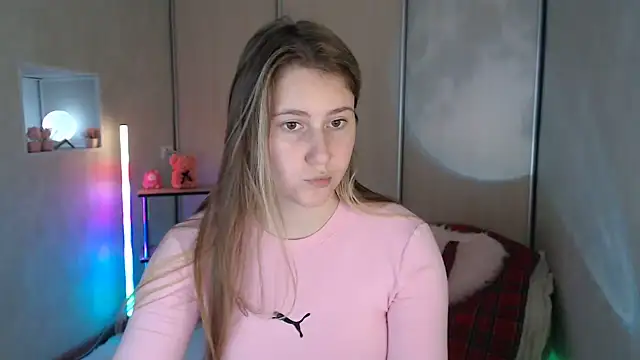 Milka_kamila: διαδικτυακό σόου στην κάμερα
