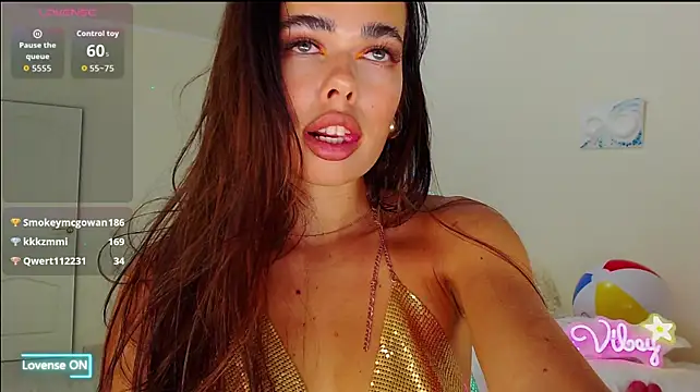Gia_Vibey Adlı Modelin Canlı XXX Sohbeti