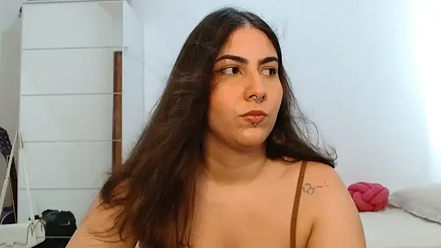 ApenasLys XXX чат на живо