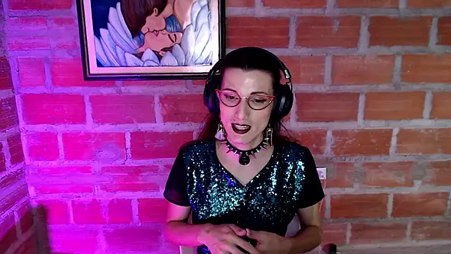 Moira-Hot Show in webcam
