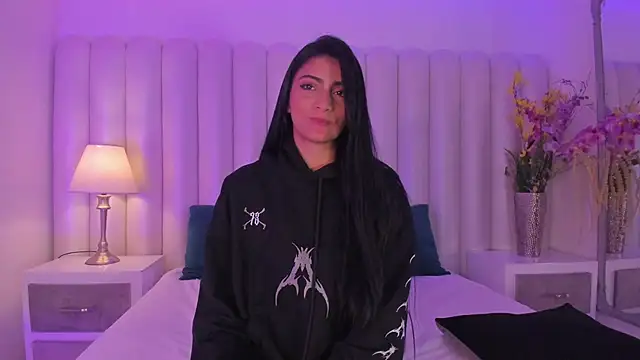 Chat +18 de CleoSteele ao vivo