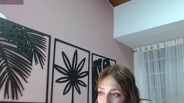 amara_rousse1のライブXXXチャット