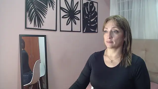 amara_rousse1's Live XXX Chat