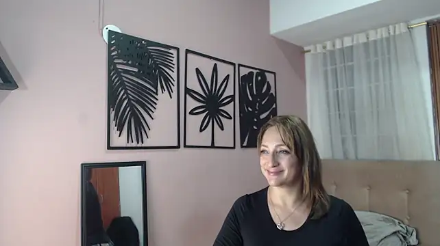 amara_rousse1 Show Webcam