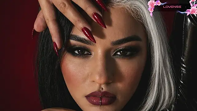 La_Diabla_111_'s Live XXX Chat