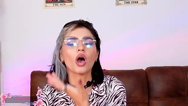 La_Diabla_111_ Adlı Modelin Canlı XXX Sohbeti