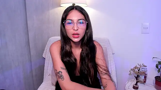 Skeeter_ssn Live XXX chat