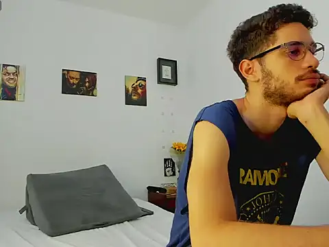 Dante_dm Show in webcam