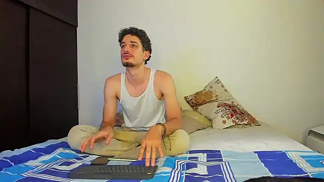 Dante_dm: διαδικτυακό σόου στην κάμερα