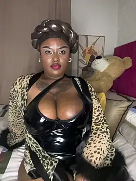 QUEEN_NOBUHLE_FEMDOM_777 Adlı Modelin Web Kamerası Şovu