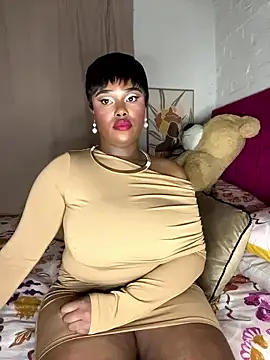 Pokazy przed kamerką – QUEEN_NOBUHLE_FEMDOM_777