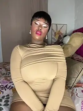 QUEEN_NOBUHLE_FEMDOM_777's Webcam Show