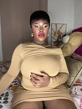 QUEEN_NOBUHLE_FEMDOM_777's Live XXX Chat