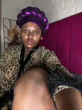 QUEEN_NOBUHLE_FEMDOM_777のウェブカメラショー