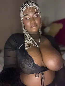 Show de QUEEN_NOBUHLE_FEMDOM_777 na webcam