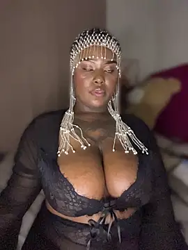 QUEEN_NOBUHLE_FEMDOM_777 Webcam Show