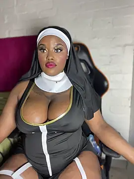 QUEEN_NOBUHLE_FEMDOM_777 Adlı Modelin Web Kamerası Şovu