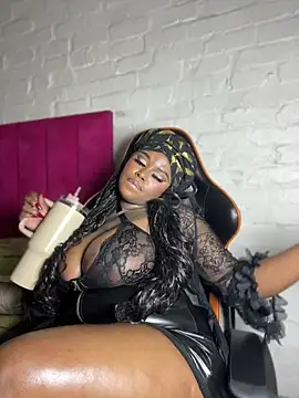 QUEEN_NOBUHLE_FEMDOM_777 웹캠 쇼