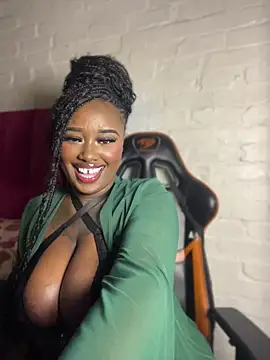 QUEEN_NOBUHLE_FEMDOM_777's Webcam Show