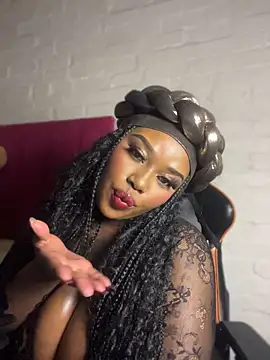 QUEEN_NOBUHLE_FEMDOM_777 网络视讯表演