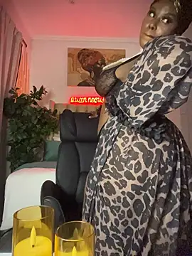 QUEEN_NOBUHLE_FEMDOM_777's Webcam Show