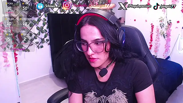 צ'אט XXX בשידור חי של khloe_srr