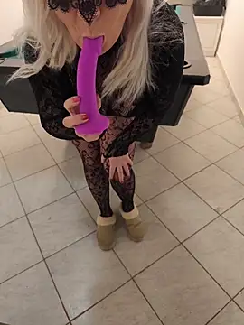 MiriandZacki: διαδικτυακό σόου στην κάμερα