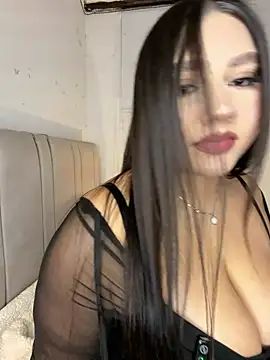 HilaryBlaze Adlı Modelin Canlı XXX Sohbeti