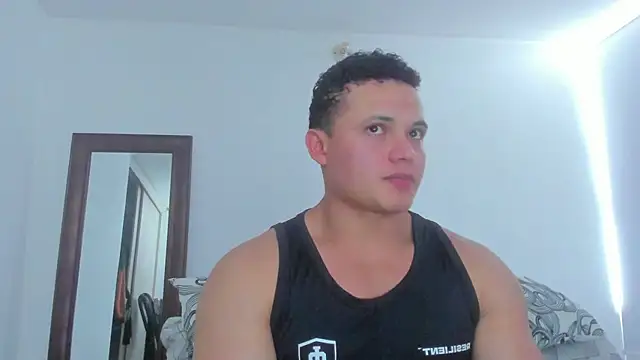 Show modela KingLevi01 na web-kameri