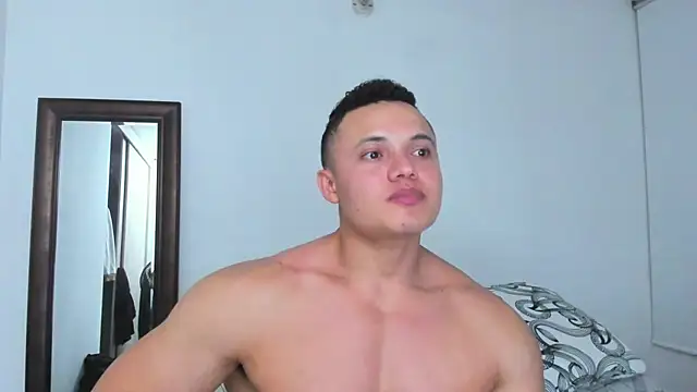 KingLevi01 Show in webcam