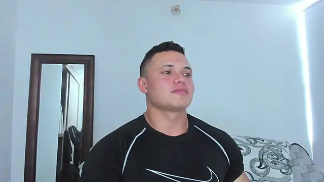 Show de KingLevi01 na webcam