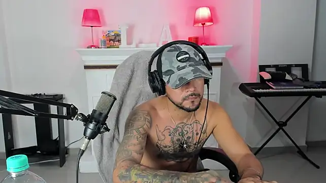 Pokazy przed kamerką – dereck_karter