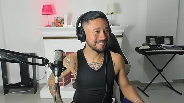 Show modela dereck_karter na web-kameri
