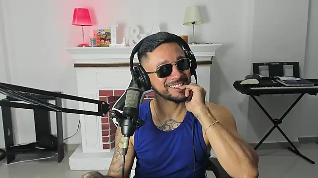 Show modela dereck_karter na web-kameri