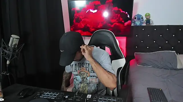 הופעת וובקאם של dereck_karter