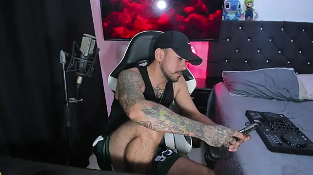 Show modela dereck_karter na web-kameri