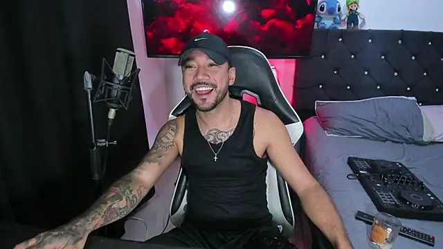 Show modela dereck_karter na web-kameri