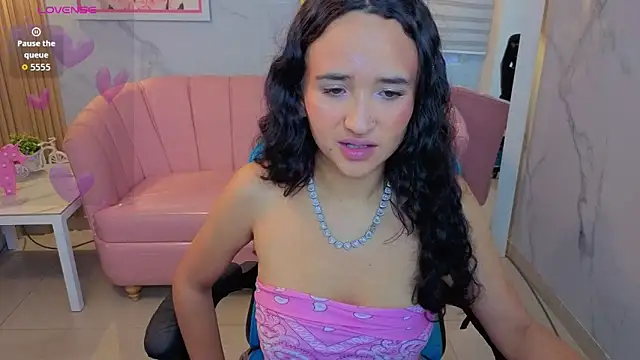 Chat XXX en directo de bella_vibess_s