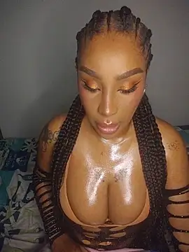 Queen_Amara 现场聊天室