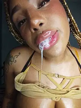 Show de Queen_Amara na webcam