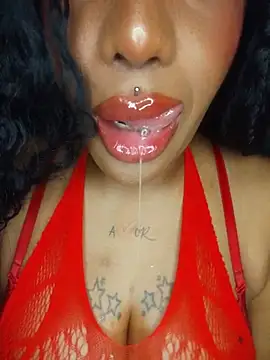 Queen_Amara Pertunjukan Webcam