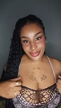 Queen_Amara Adlı Modelin Web Kamerası Şovu