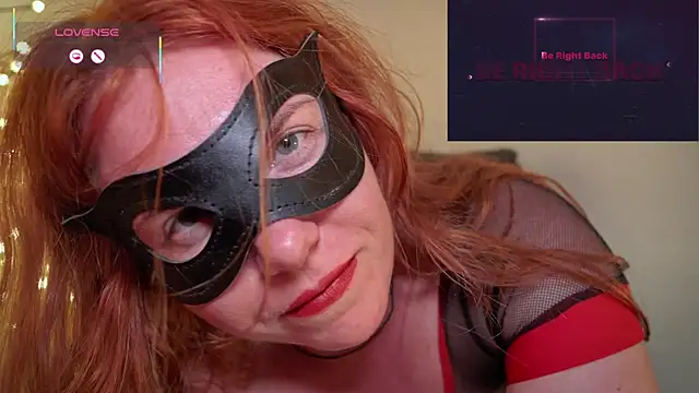 GingerAleMILF 网络视讯表演