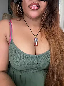 Zaralanson's Live Sex Cam Show