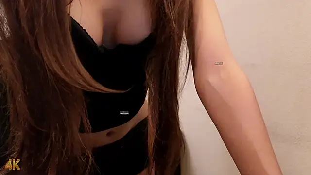 xKinkyDiamond Webcam-Show