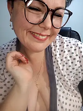 EllaLove2277 Adlı Modelin Canlı Sohbet Odası